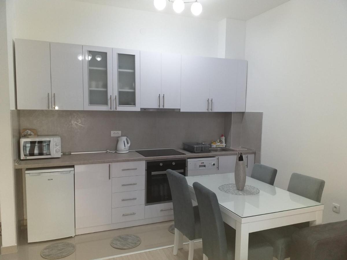 Renome Apartmani Banja Koviljača Exteriör bild