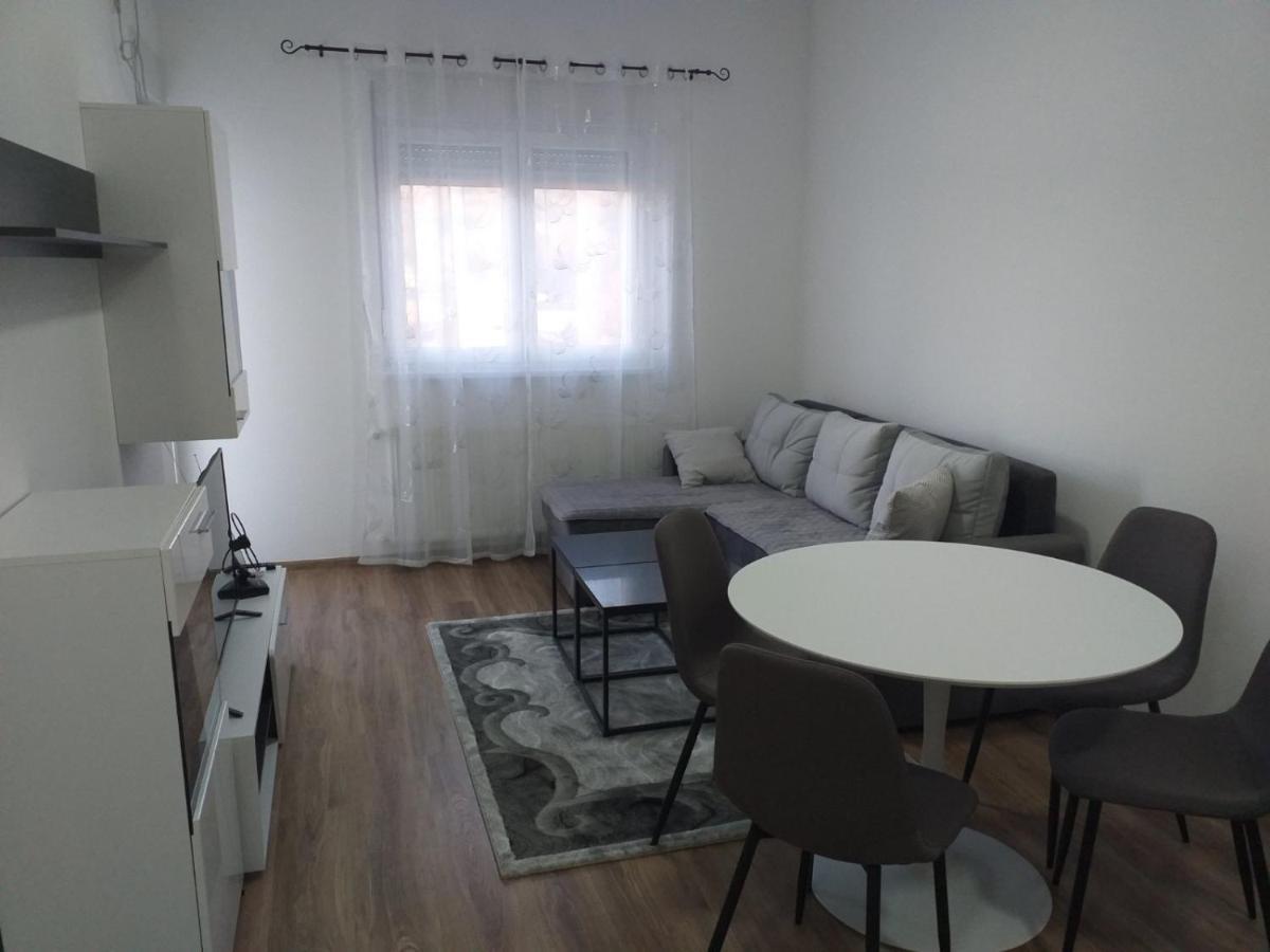 Renome Apartmani Banja Koviljača Exteriör bild