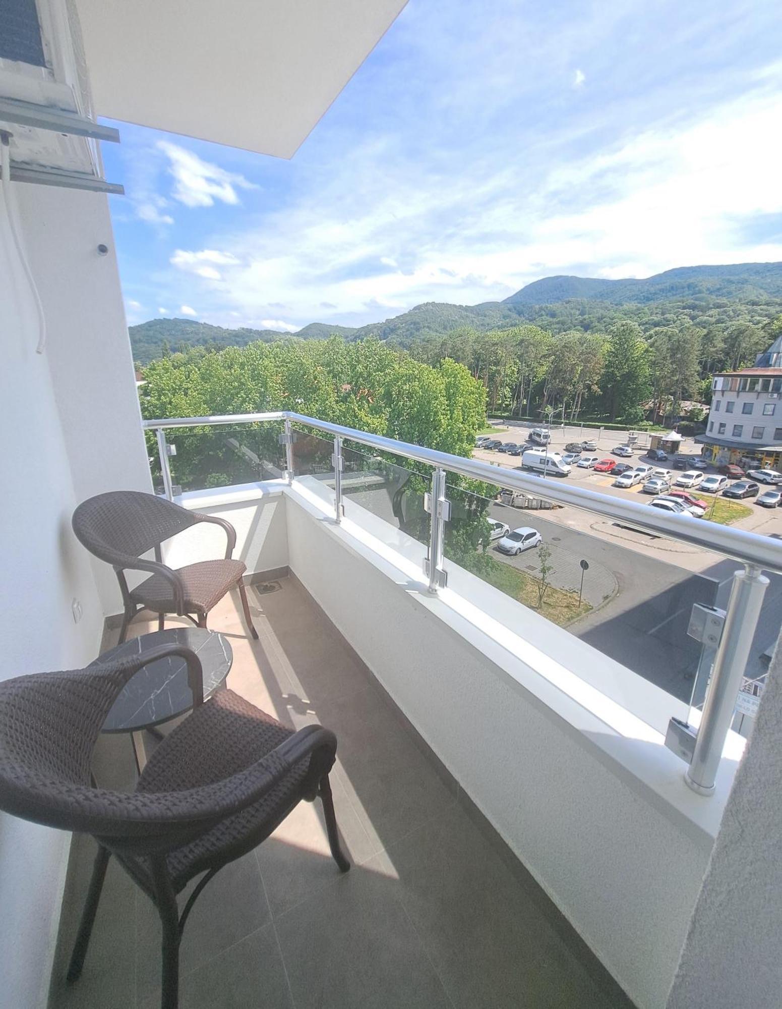 Renome Apartmani Banja Koviljača Exteriör bild